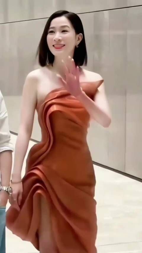 佘诗曼冻卵失败宣布放弃生育，称孩子非人生必答题