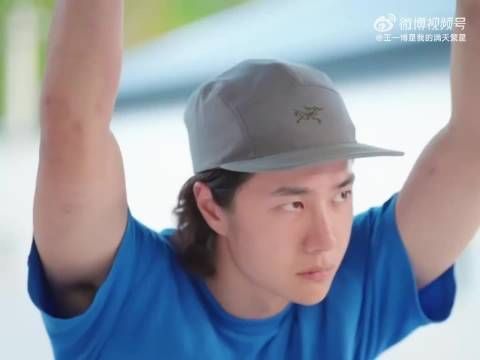 王一博回应组建家庭规划称太遥远，坦言艺人需呈现完美形象