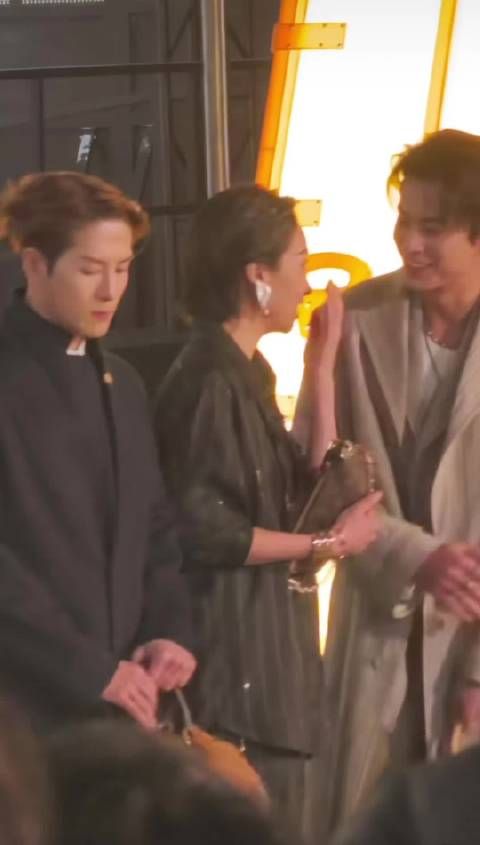 王嘉尔宋茜担任王鹤棣出道导师,四人LV活动同框