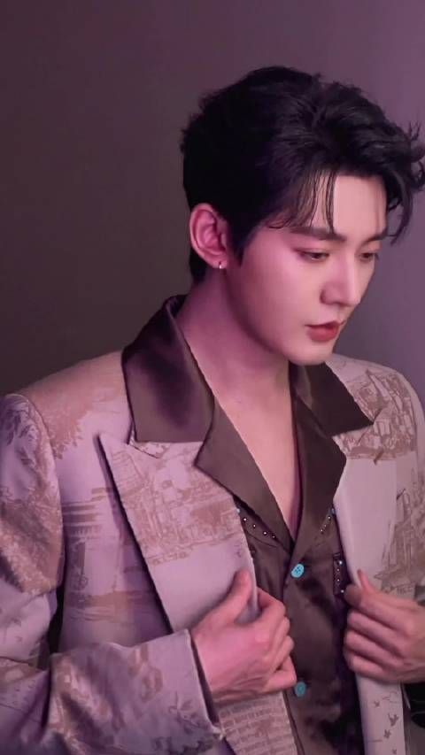 邓为简直也太帅了，真的很适合这种造型