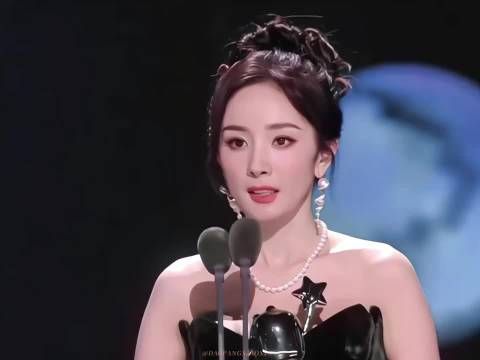 杨幂的第二个十年之约~姐能在娱乐圈长红不是没有原因的！