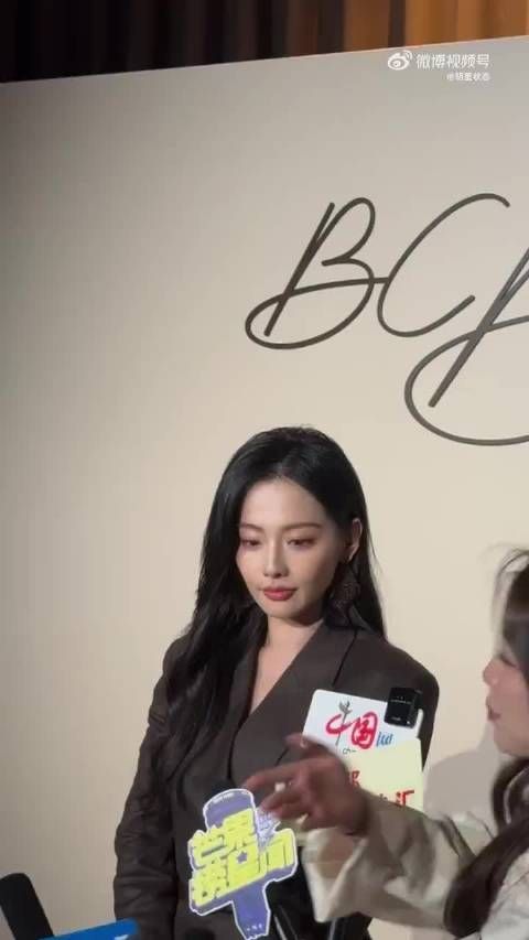 张嘉倪被封后数月后，神采依旧不减反而更有魅力了