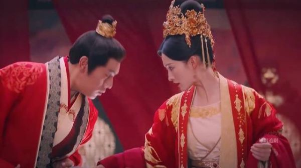 骊歌刚开始武力值很强,不知道咋到最后好弱!李沁 秦昊