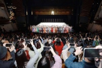 “谢幕体”，缘何成为舞台流量密码？