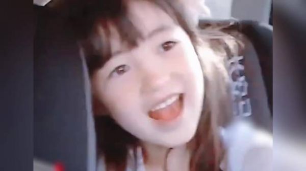 夏天和小时候一样的可爱呀！夏天 真的是从童话里走出来的公主吧！