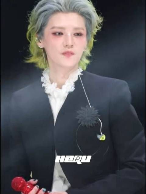 歌手鹿晗舞台魅力四射，愿望季演出引爆全场