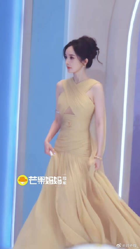 幂姐的权威无需多言尖叫之夜主打熟人局 微博VC计划