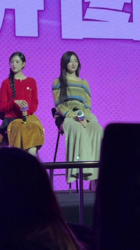 像寂静深夜小巷角落里传来的咪の斗气比赛之声