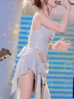 薛凯琪的身材真绝了，这大长腿，谁看了不迷糊啊