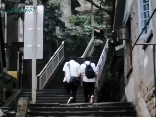 宋亚轩刘耀文微电影《一起等雨停》引期待