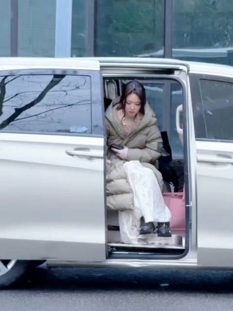 薛凯琪雪中白裙好仙