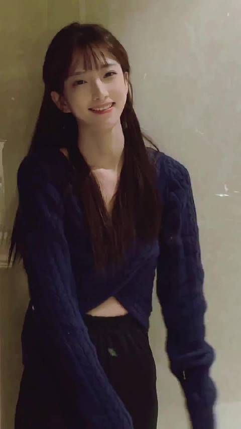 没人真正了解你只是看感兴趣的部分当你展露出些别的他们的观光基本就结束了