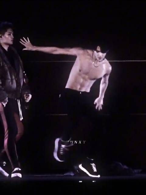 我知道，吴世勋的名品腹肌很曼妙！