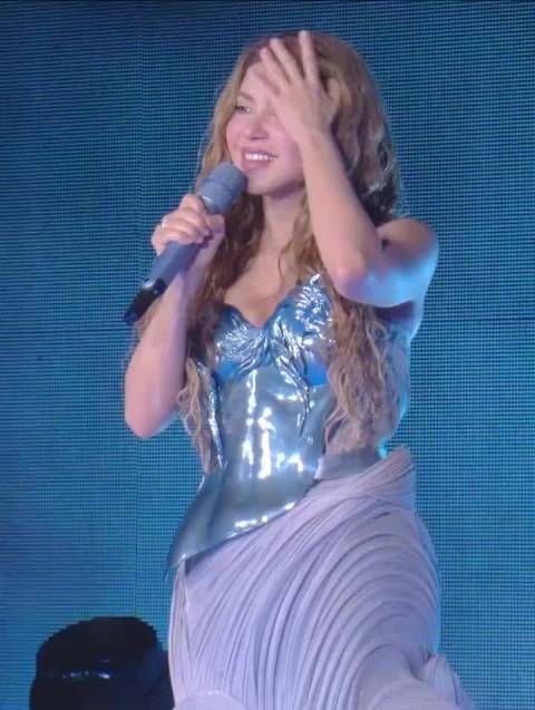 夏奇拉小儿子的声音好好听，笑容也很治愈