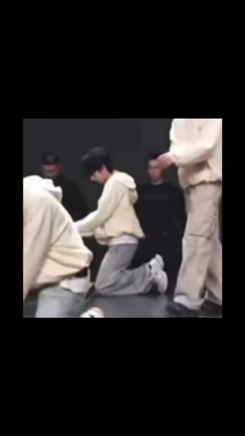 睡前看这个真顶不住，跪地，塌腰，低头，喘息！