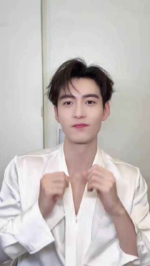 为什么我的眼睛总是亮晶晶