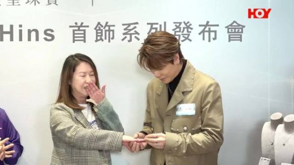 张敬轩临近 45 岁 金句回应绝育承诺