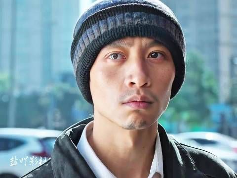 “男人打算把父亲砌进卫生间的墙里，不料计划却赶不上变化”魏晨