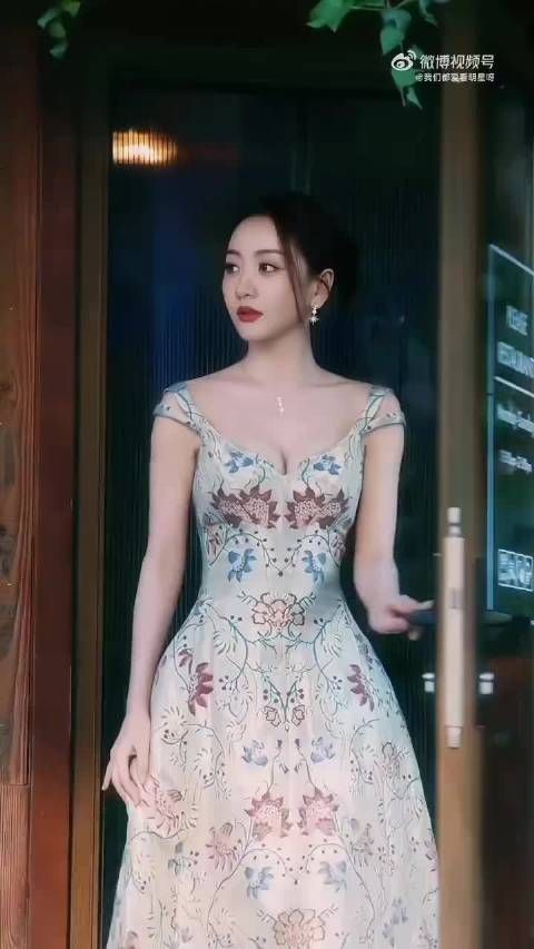 越来越性感的杨蓉，这身材谁能不爱