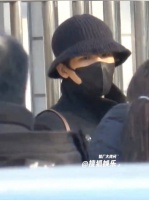 王安宇现身春晚第2次联排，全黑look造型