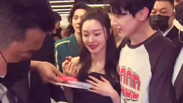 白敬亭宋轶扫楼名场面