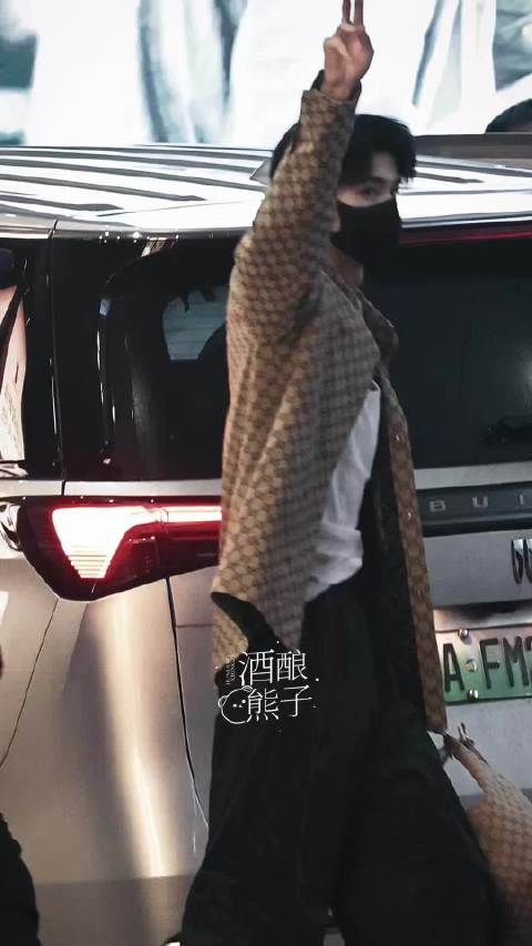 欧巴salute这一下帅得我好想哭