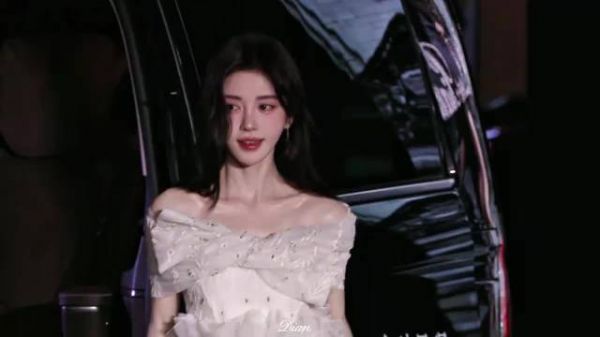 掌管红毯走路卡点的神 还有鞠姐卡不上的点吗