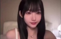 林俊杰和七七感情挺好的，被偶遇在新加坡看电影了，之前就被偶遇一起逛街