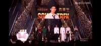 华晨宇为高旭颁发声鸣远扬总决赛奖项
