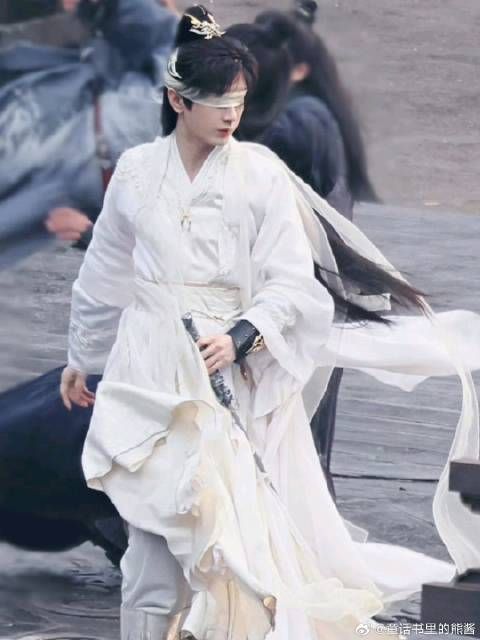 成毅每个角色的走路仪态都有辨识度