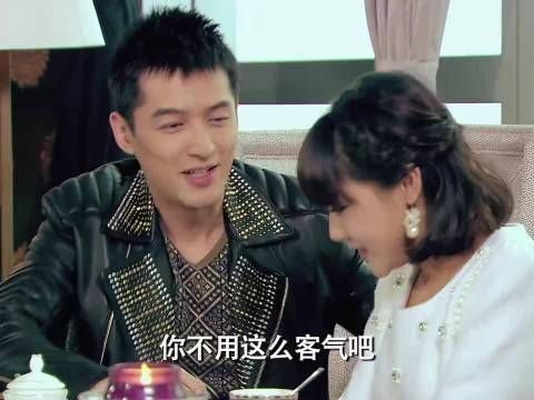 听说胡歌这次客串就是因为当年小姨妈那句你是李逍遥吗