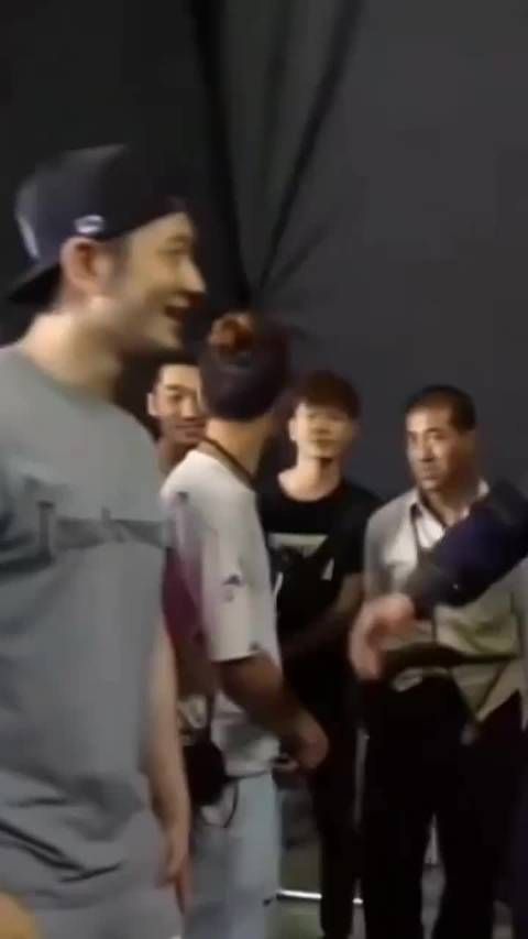 疑似知情人曝黄晓明Angela baby现状