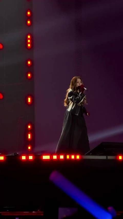 这才是真女王，张靓颖出场修音响了