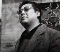 路遥稿费不低为何贫穷？只抽好烟一天3包，遗产只有一万块