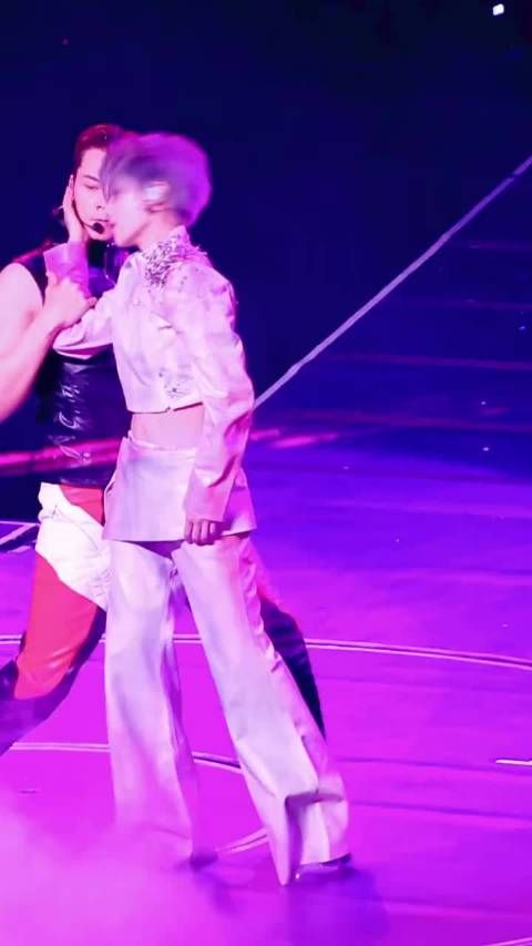 刘雨昕陈伟霆双人舞展现力量与性感