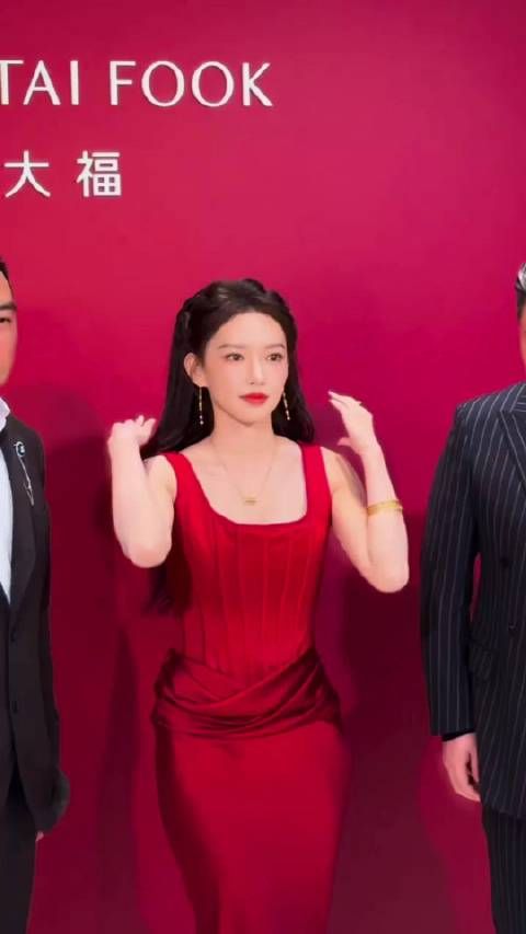 程潇本人也太美了！好羡慕你们这些第一排看到潇潇的粉丝