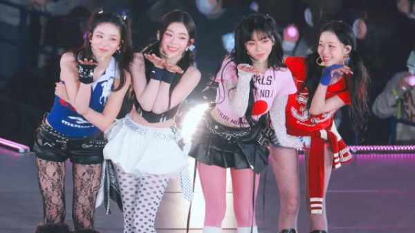 裴珠泫&姜涩琪×柳智敏&金玟庭 'Chu~♡ ' 直拍