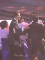 肖战大湾区退场亲摆座椅被赞细节满分