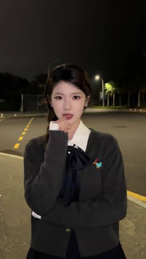 张淼仪这个造型简直也太有少女感了，真的好喜欢这样的状态