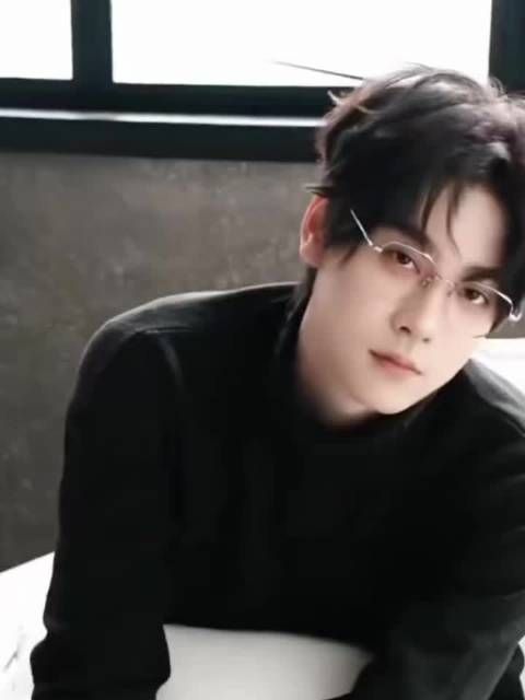 人民画报英文刊CHINA PICTORIAL封面巩俐中国风引关注