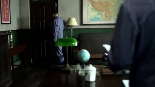 父母爱情：德福跟老丁拍桌子，领导却知白费劲：老丁已爱上葛老师！