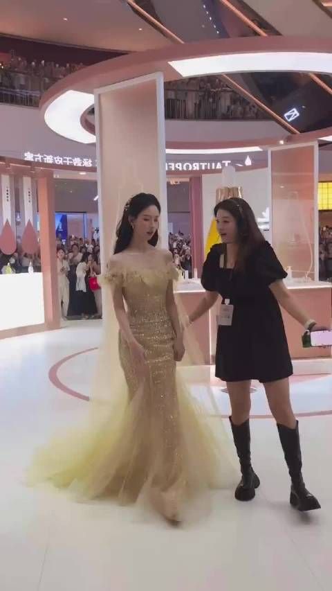 陈都灵郑州活动现场视频