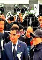 周星驰虚伪却收其挽联，载他省25块的兄弟不见，这世道太扎心