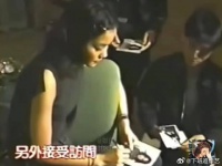 日本记者采访王菲，菲姐直言回应 “我对日本市场没有兴趣！”