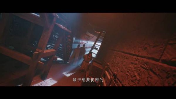 白鹿演的李佩仪是唐代内谒局侍卫长,探案和功夫都厉害,做事还特别严谨