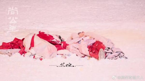 戏外的小情侣太太太自然啦！