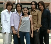 大S纪念雕像揭幕 周渝民言承旭哭红双眼离场