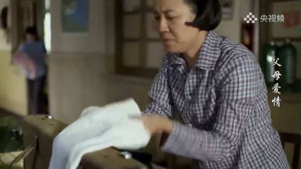 父母爱情：德华和安杰又拌起了嘴，两人你一言我一语的，那场面实在太逗了！