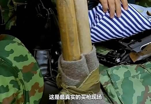 八旬老头枪杀两名少年，却换来了群众的喝彩