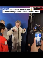 当面模仿Yuma短节目动作 .